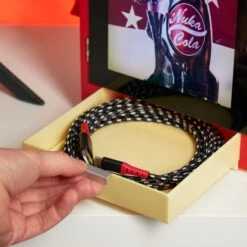 Fallout ‘Nuka-Cola’ Gaming Locker (LED Version) 11 Fallout ‘Nuka-Cola’ Gaming Locker (LED Version) -JustGeek Online Shop NukaCola Fallout LightLocker PL 4