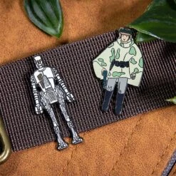 Pin Kings Star Wars Enamel Pin Badge Set 1.35 – 8D8 And Princess Leia Organa (in Combat Poncho) -JustGeek Online Shop sw kenner pin kings 1.35 5